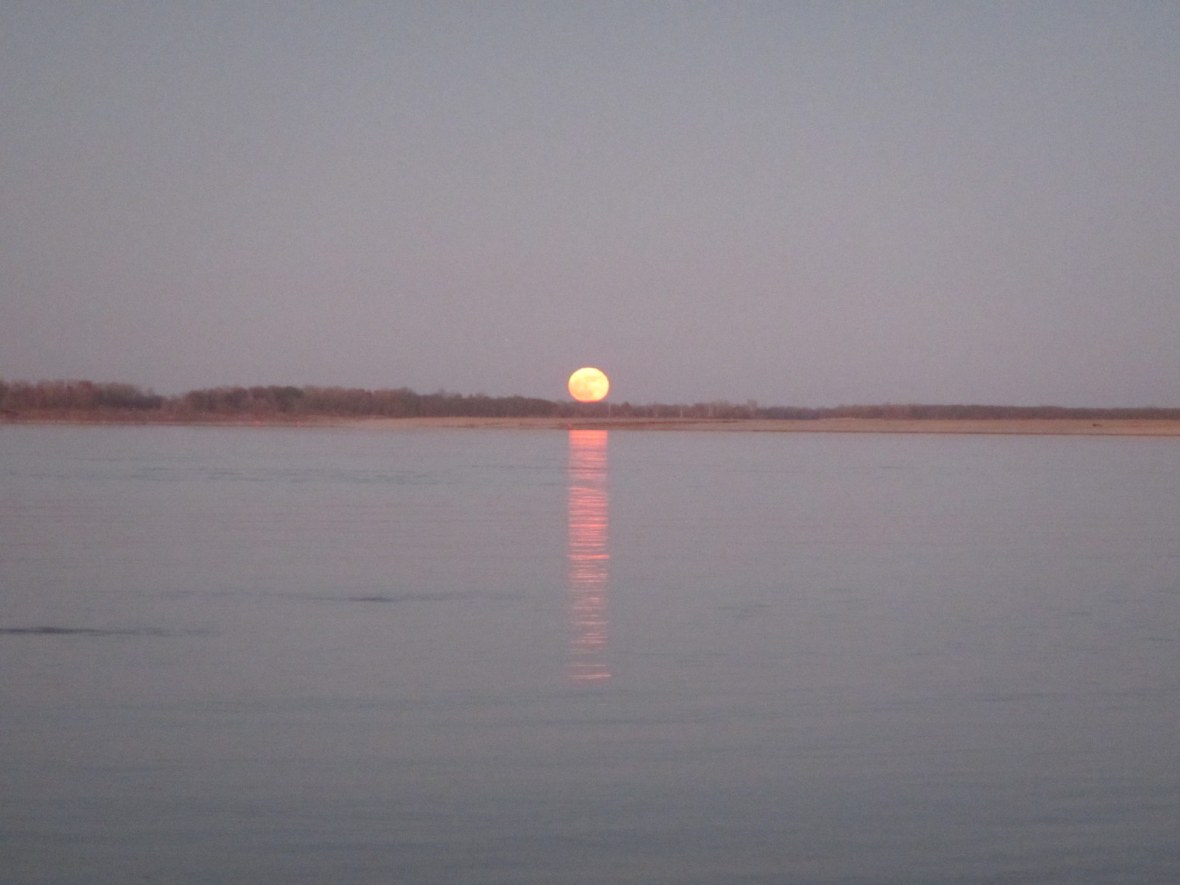 Moonrise on the Mississippi